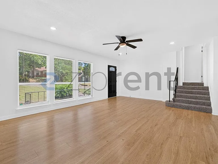 1319 Lynn Haven Ave — Photo 6