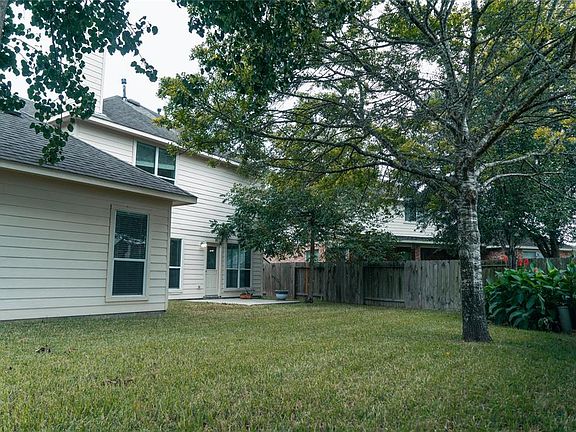 2nd image of 1087 Elizabeth Ln