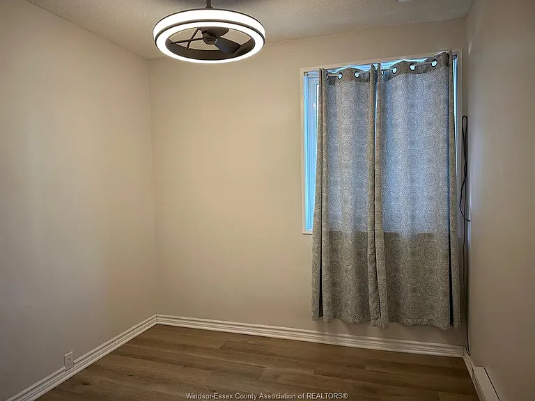 809 Erie St E #1 — Photo 4