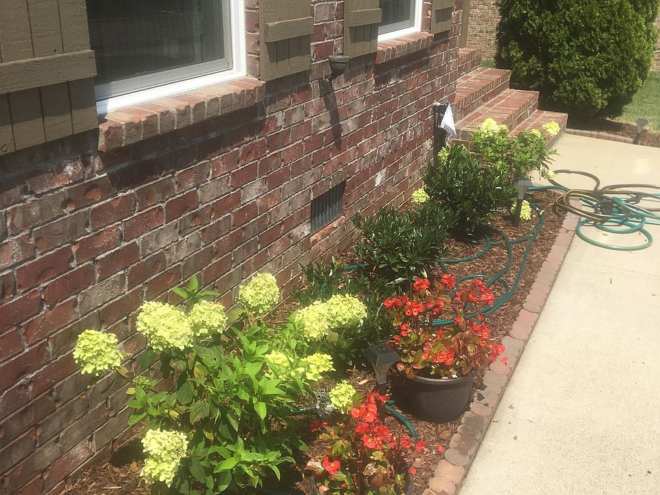 1st image of 133 Bainbridge Dr