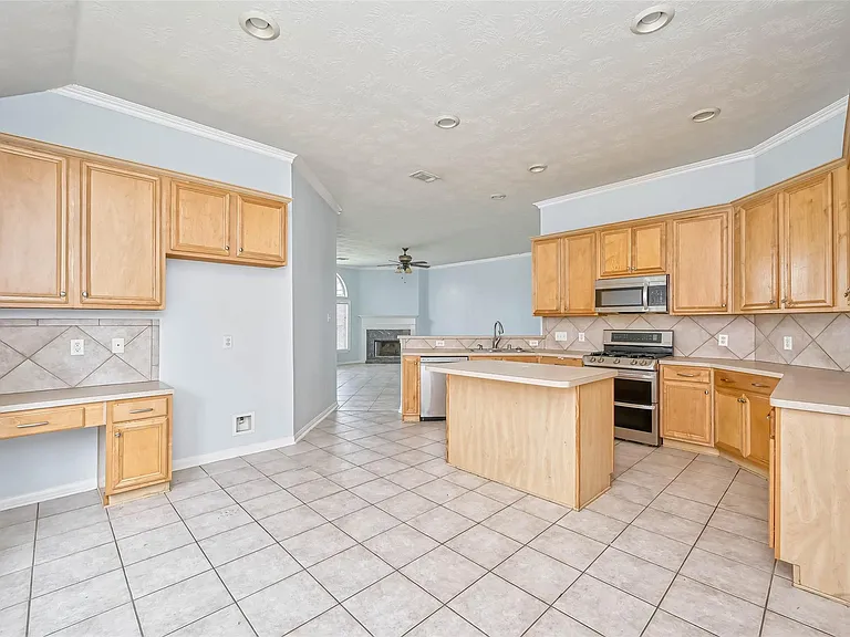 6427 Stone Landing Ln — Photo 14