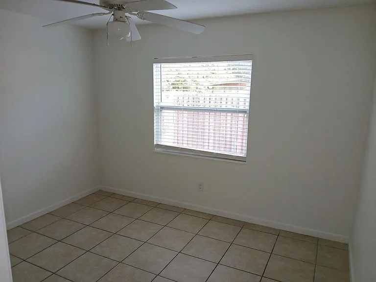 574 Autumn Dr — Photo 9