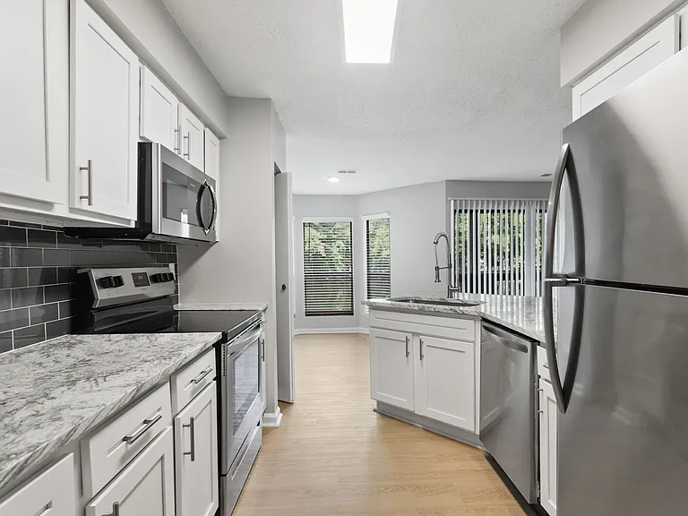 The Bailey Apartments — Photo 38