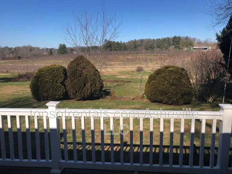 1051 Upward Rd — Photo 13