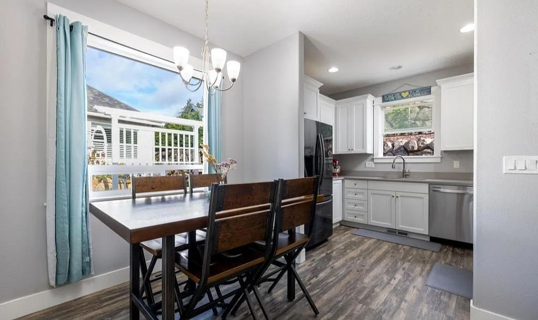4184 SE Inlet Ave — Photo 2