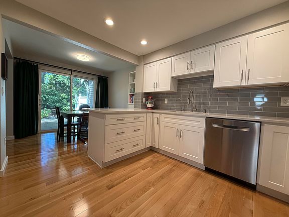 5th image of 4133 243rd Ln SE Unit 17