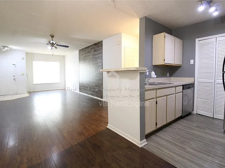 4348 S Kirkman Rd #813-1 — Photo 2