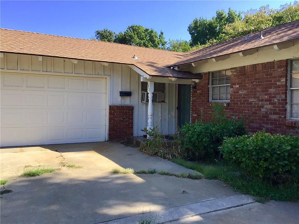 2nd image of 4912 Colfax Pl