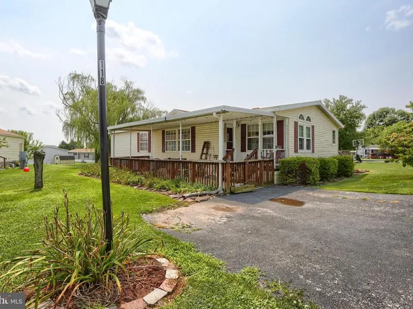 118 Honey Locust Cir, Dover, PA 17315