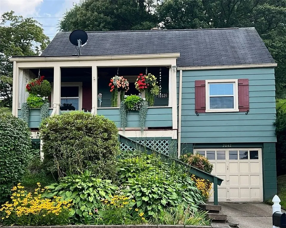 2042 McKinney Rd photo 1