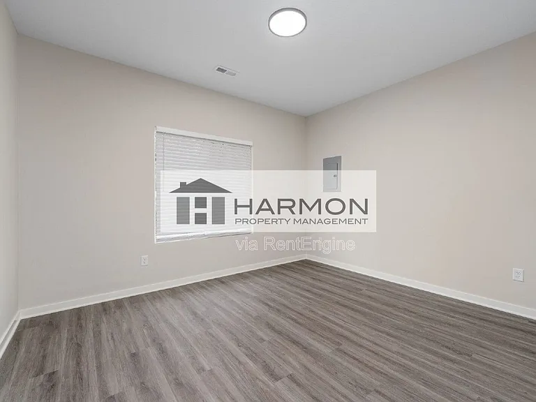 3306 W 9th St N — Photo 10