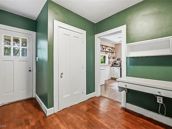 14th image of 2318 Selma Ave