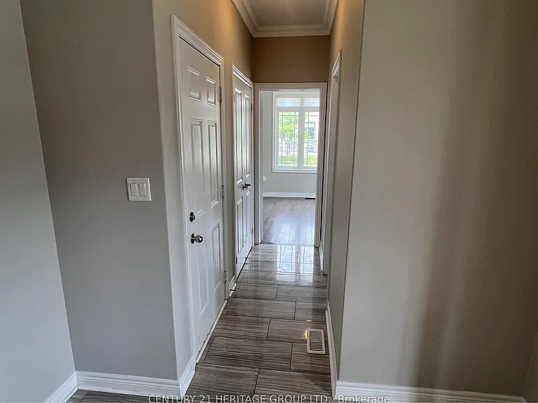 860 Elvidge Trl — Photo 6