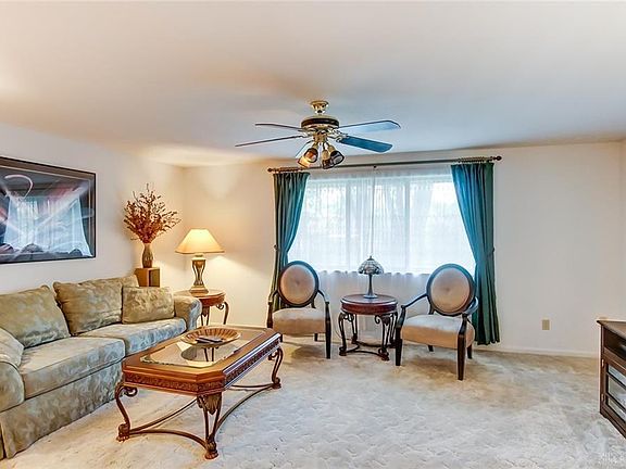 2nd image of 8791 Cobblecreek Dr