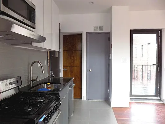 Rented by Blue Egg Realty Corp | media 19