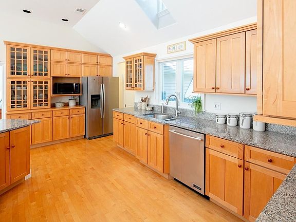 2nd image of 57 White Cliff Dr