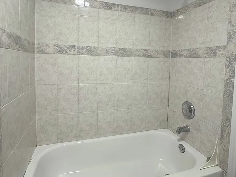 3410 Speedway #B — Photo 17