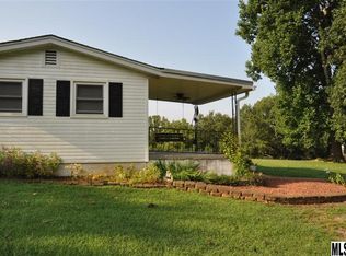 1236 Flowerfield Dr, Hickory, NC 28602