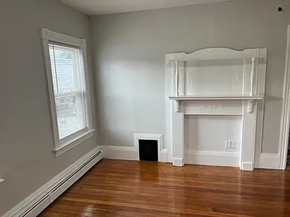 1129 Main St #1, Pawtucket, RI 02860