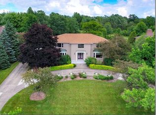 2449 Cedarwood Rd, Pepper Pike, OH 44124