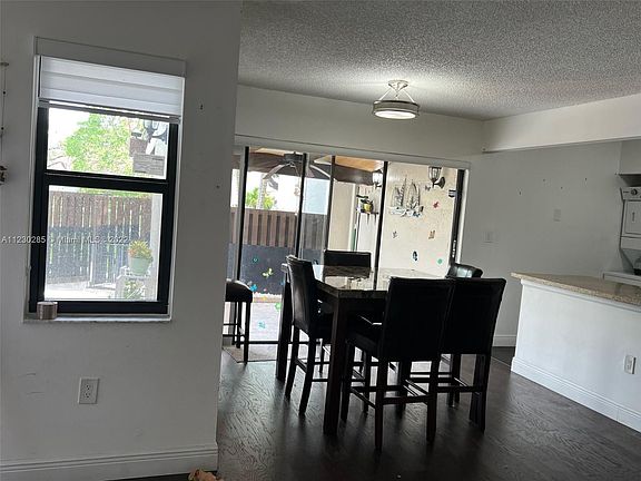 5th image of 10221 Fontainebleau Blvd APT 105
