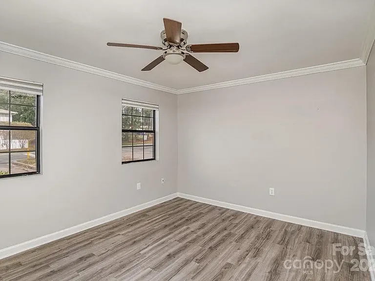 7610 Woods Ln #5 — Photo 15