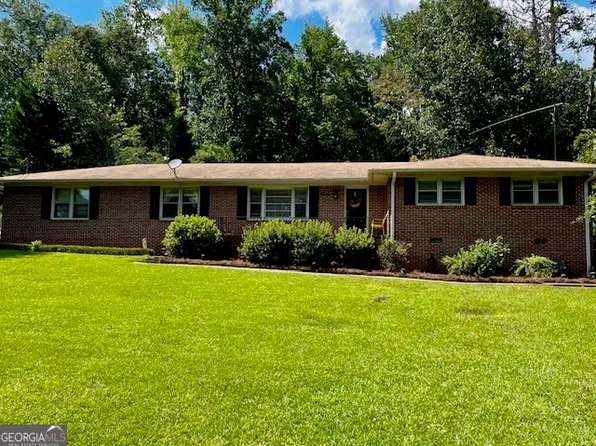 1246 Newport Rd, Macon, GA 31210