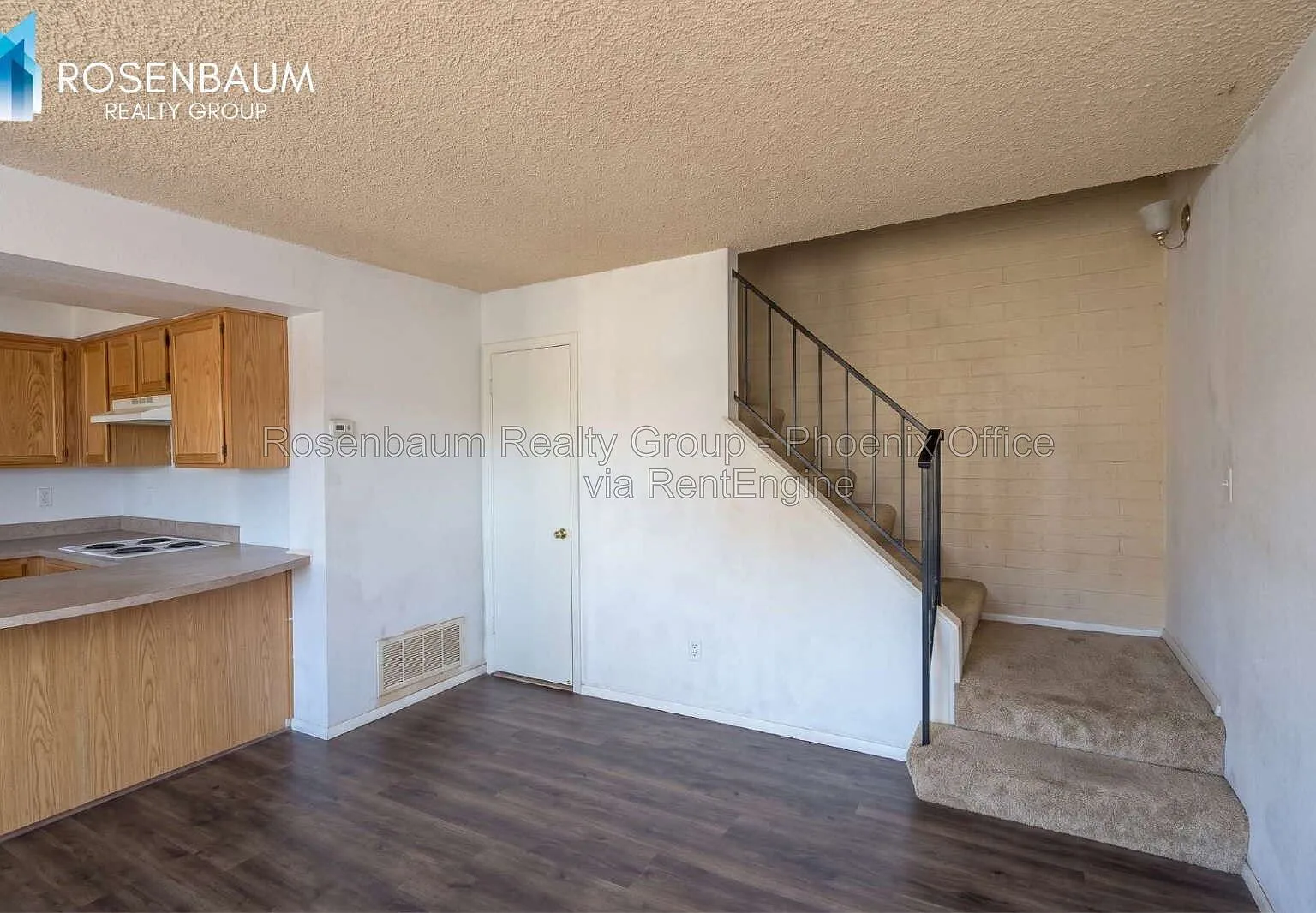 2 bed, 1.0 bath, 924 sqft, $1,175 — Photo 2