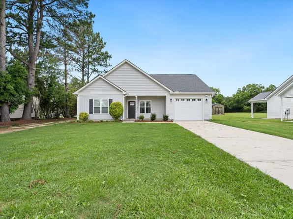 202 N 6th St, Erwin, NC 28339