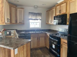 8 Flamingo Dr, Concord, NH 03301