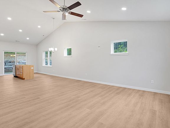 2nd image of 1077 Rusalka Cir
