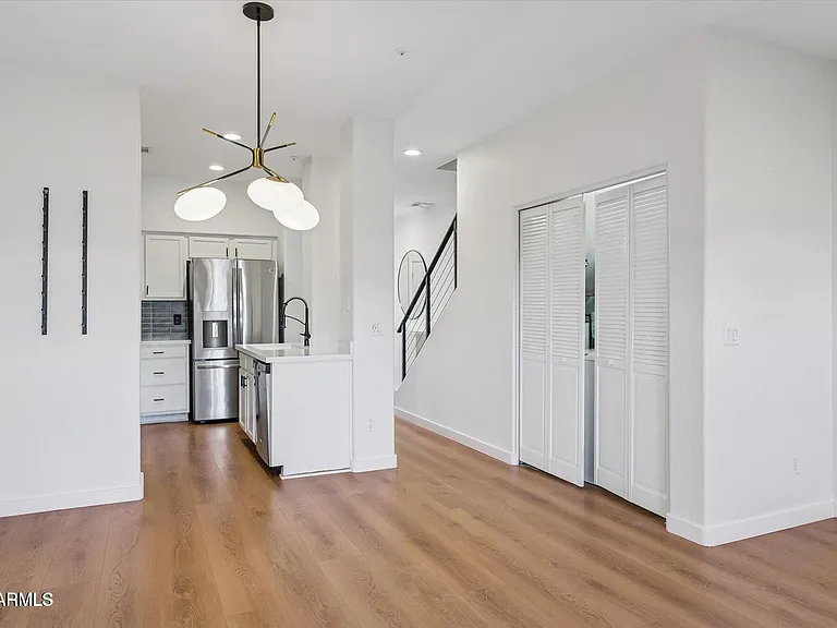 525 N Miller Rd #152 — Photo 1