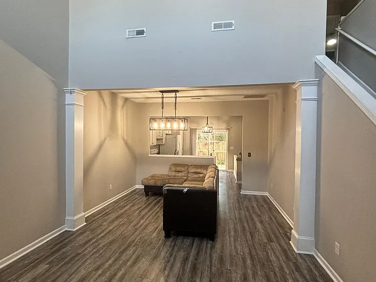 103 Chinabrook Ct — Photo 2