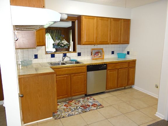 5th image of 2164 Charleston Cv