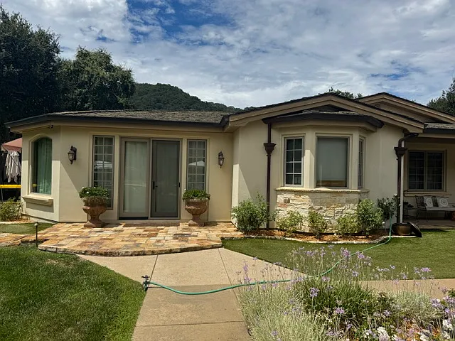 Reynolds Dr — Photo 5