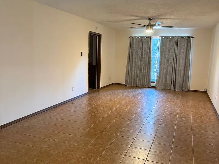 1503 M Cir — Photo 3