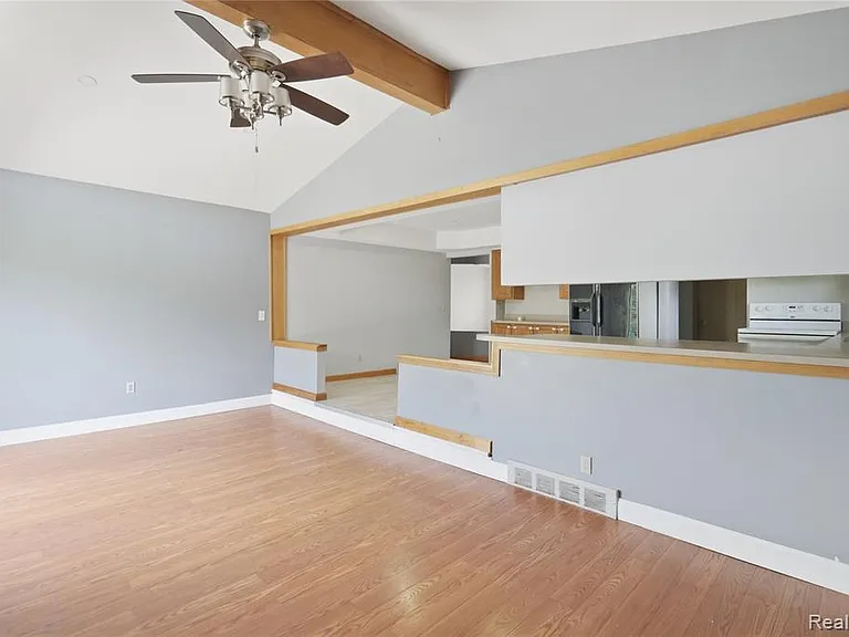 3125 Hedge Dr — Photo 10