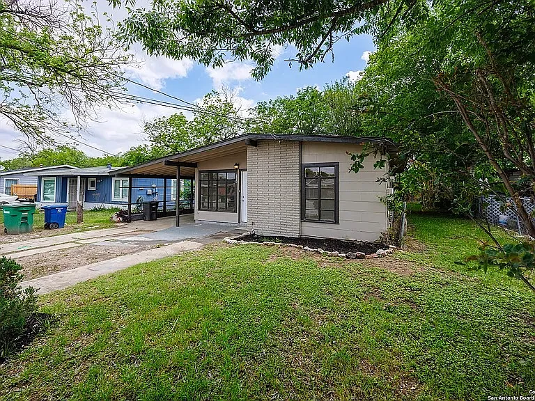 170 Olga St — Photo 11