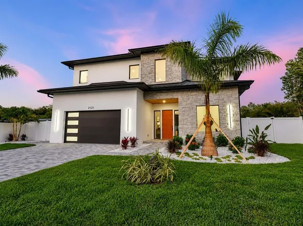 2121 Clematis Ct, Sarasota, FL 34239