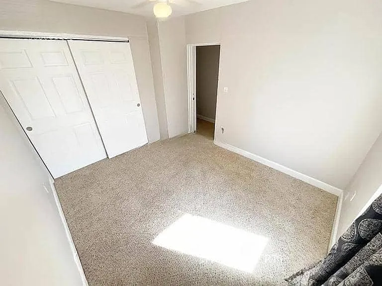 Coral Dr — Photo 2