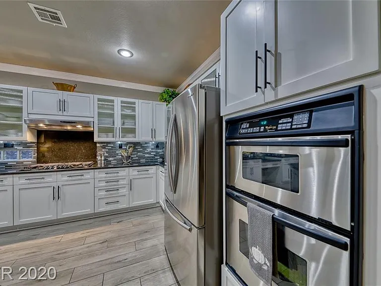 2535 Holman Cir — Photo 22