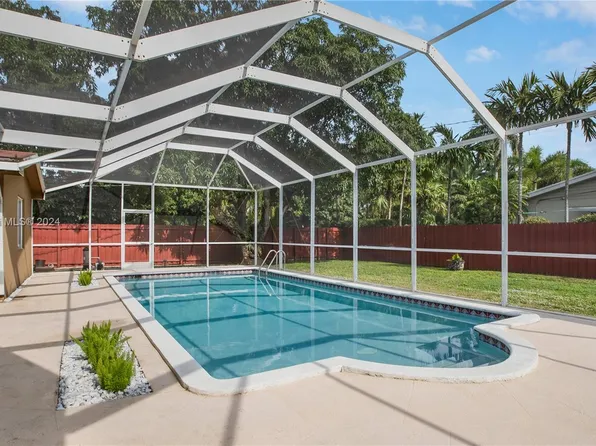 15301 SW 83rd Ave, Palmetto Bay, FL 33157