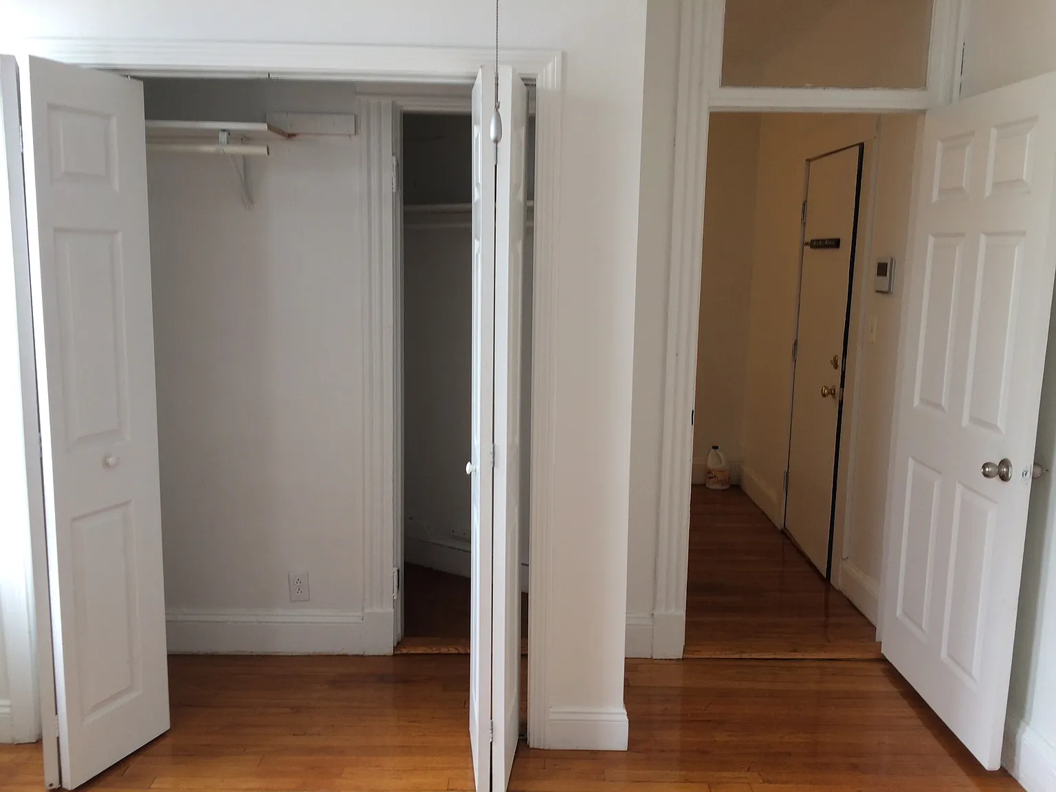 2 bed, 450 sqft, $3,200 — Photo 2