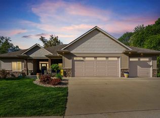 2055 Silver Maple Trl, North Liberty, IA 52317