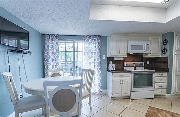 4th image of 3001 E Park Blvd