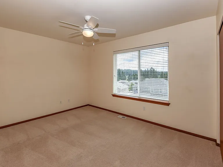 1187 Swan Loop — Photo 34