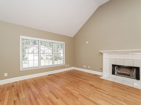 5th image of 4736 Julian Way
