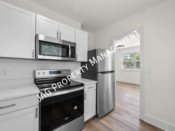 1074 Day Ave, Jacksonville, FL 32205