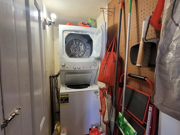 38 Jewett St — Photo 15