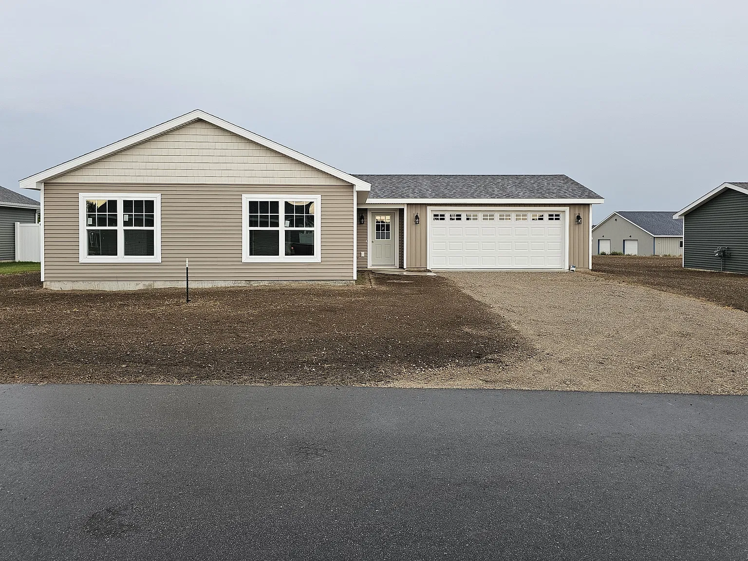 3 bed, 1208 sqft, $2,399 — Photo 1